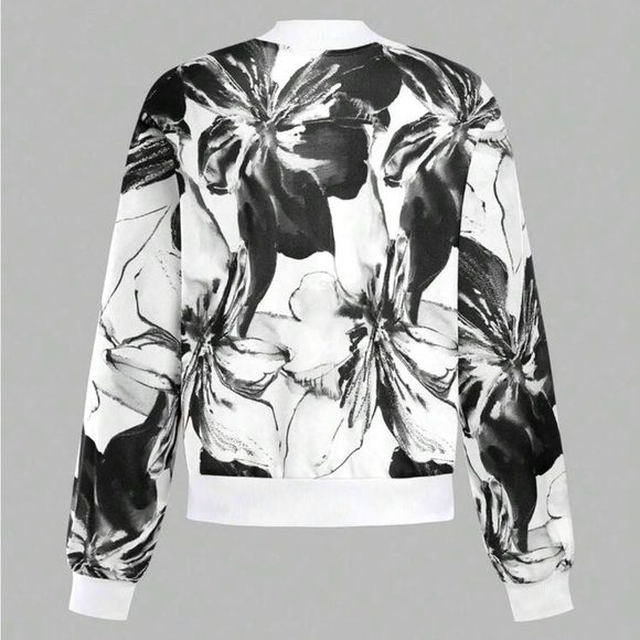 Black & White Floral Print Bomber Jacket NEW 🏷️ - Picture 3 of 7